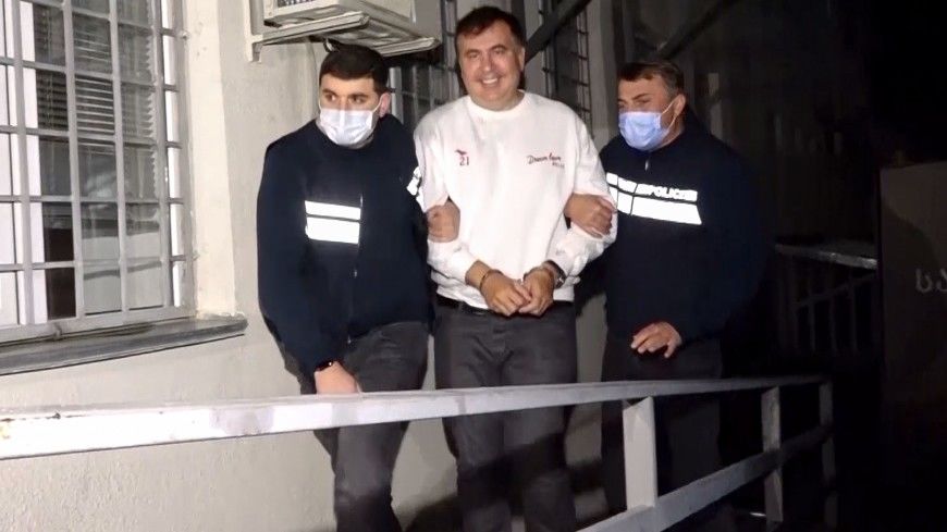 Саакашвили за месяц голодовки похудел на 20 килограммов.