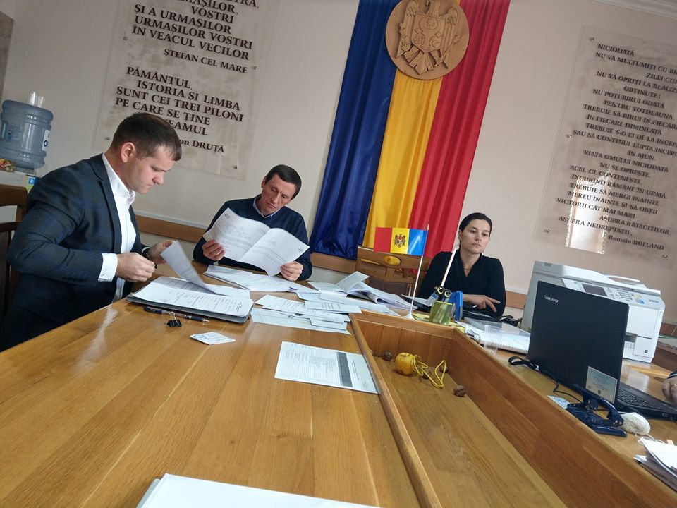 Валериу Мунтяну подал подписи в окружную избирательную комиссию Оргеева.