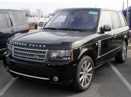 Pe ruta cu numărul 105 din capitală circulă un automobul de marca Range Rover. Foto: wikipedia.org