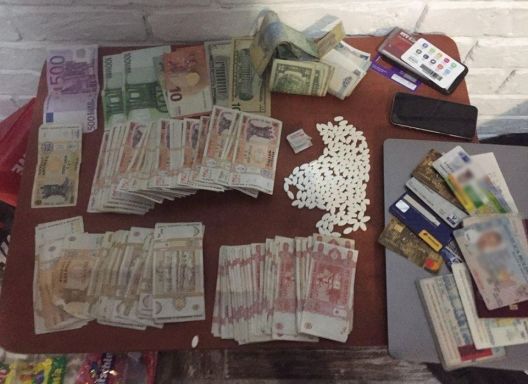 Полиция пресекла деятельность торговцев психотропными препаратами.