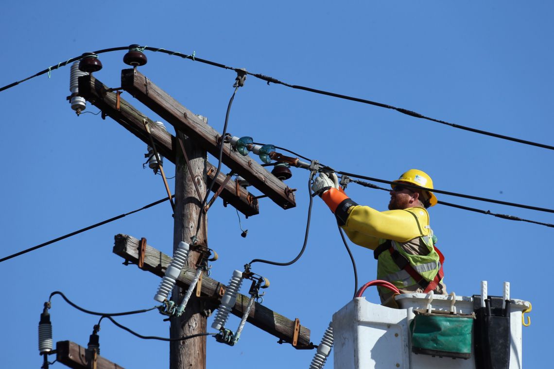 Adresele care rămîn fără energie electrică. Foto simbol: primaria-lumina.ro