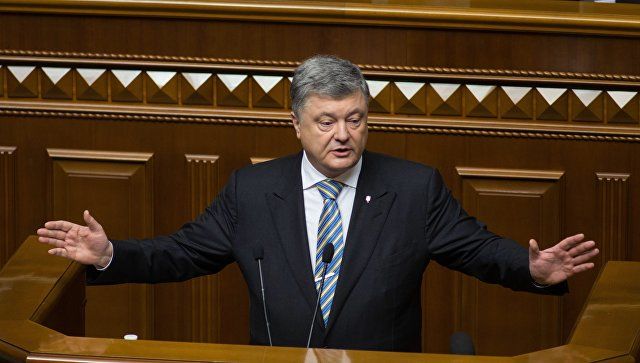 Порошенко намерен лишить крымчан гражданства Украины. Фото: ria.ru