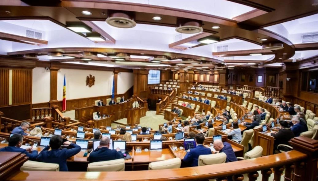Депутаты БКС требуют заслушать в парламенте отчет правительства.