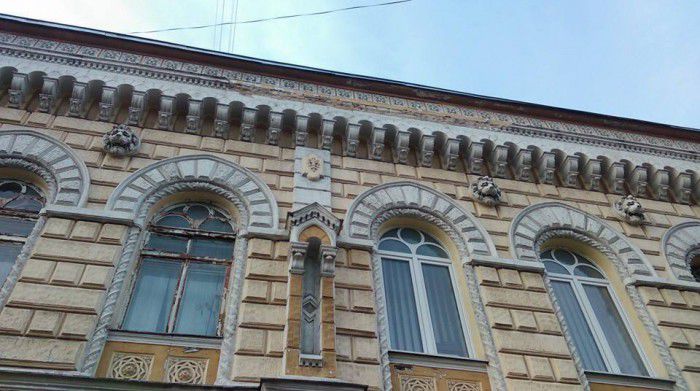 Instituția anunță licitație pentru restaurarea faţadelor şi reconstrucţia acoperişului.