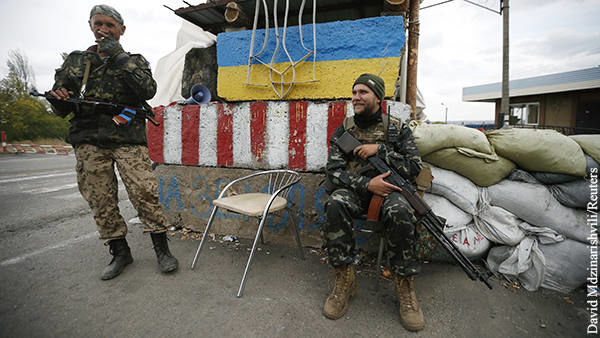 Украина сообщила о новых правилах пересечения границы в Донбассе.