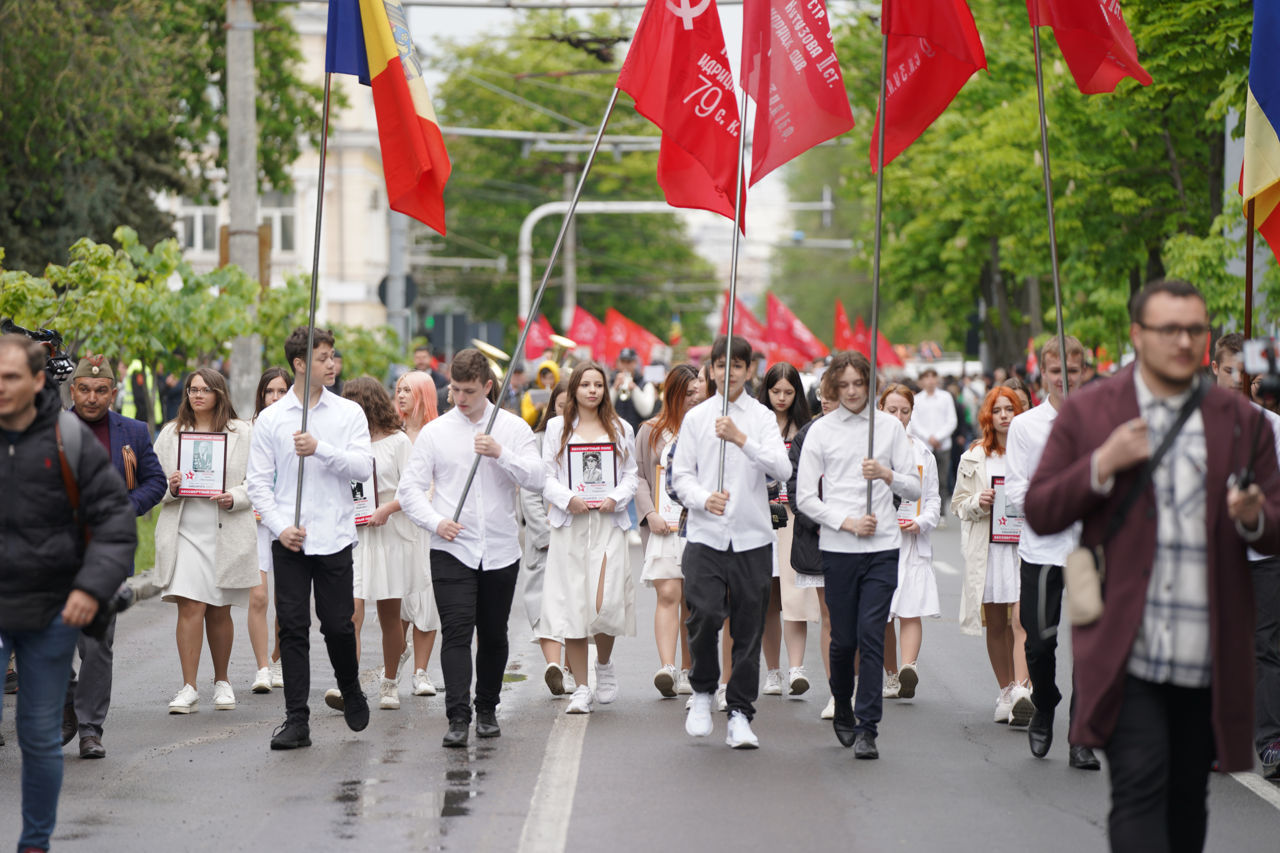 В Кишиневе проходит Марш Памяти и акция “Бессмертный полк”.