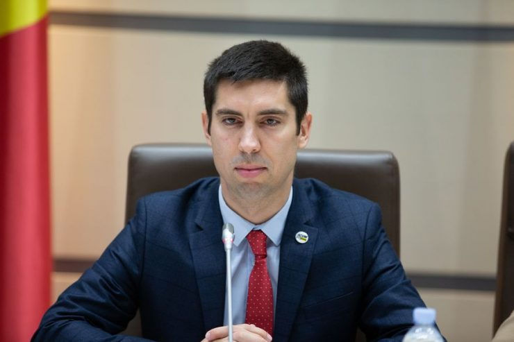 Министр иностранных дел страны Михай Попшой.