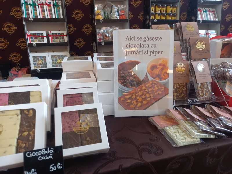На фестивале в Яссах представили шоколад со шкварками.