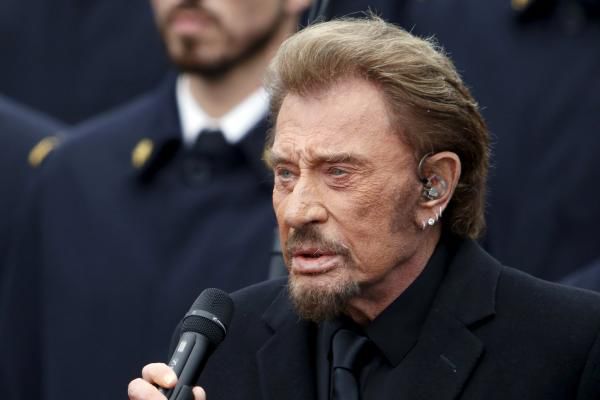 Франция проводила в последний путь легендарного рок-певца Джонни Холлидея.