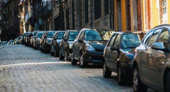 Un bărbat care a uitat unde și-a parcat mașina a găsit-o după 20 de ani. 
