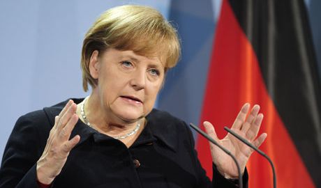 Cancelarul Germaniei, Angela Merkel, a criticat tentativele Rusiei de încălcare a integrităţii teritoriale a Ucrainei, insistând pentru găsirea unei soluţii diplomatice la conflictul separatist.