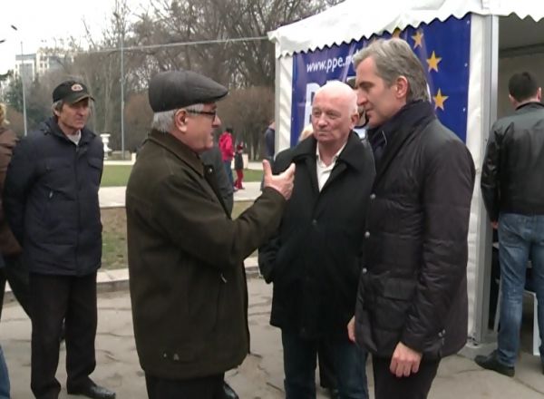 De atunci, Leanca a tot criticat liberal-democratii si comunistii. Democratii au fost mai putin vizati.