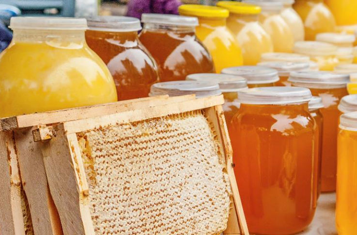 În acest an, mierea va fi mai puţină şi mai scumpă