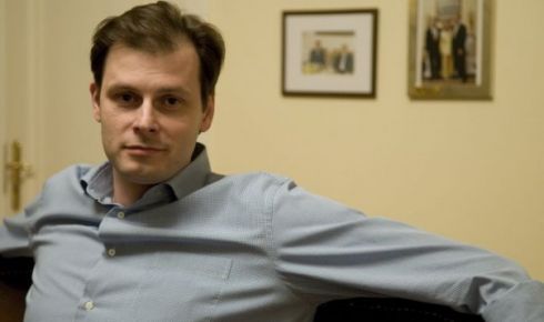 Кирилл Лучинский сообщил, что сегодня стоит задача оцифровать абсолютно все оригиналы шедевров, которые хранятся в нашем Госфильмофонде.