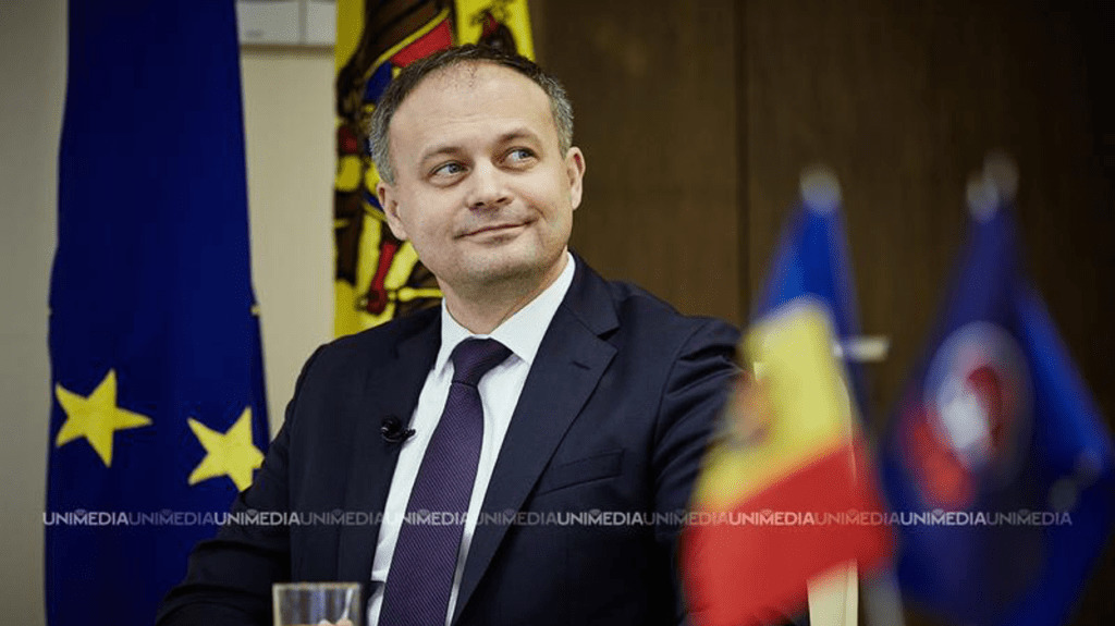 Канду планирует получить прививку против COVID в Румынии.