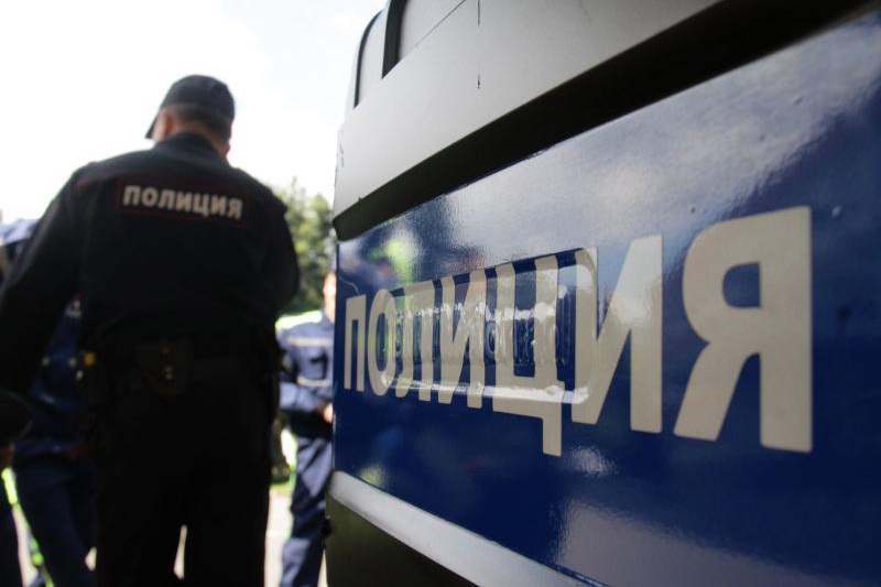 В настоящее время подозреваемый проверяется на причастность к организации поставок и сбыту наркотических веществ.
