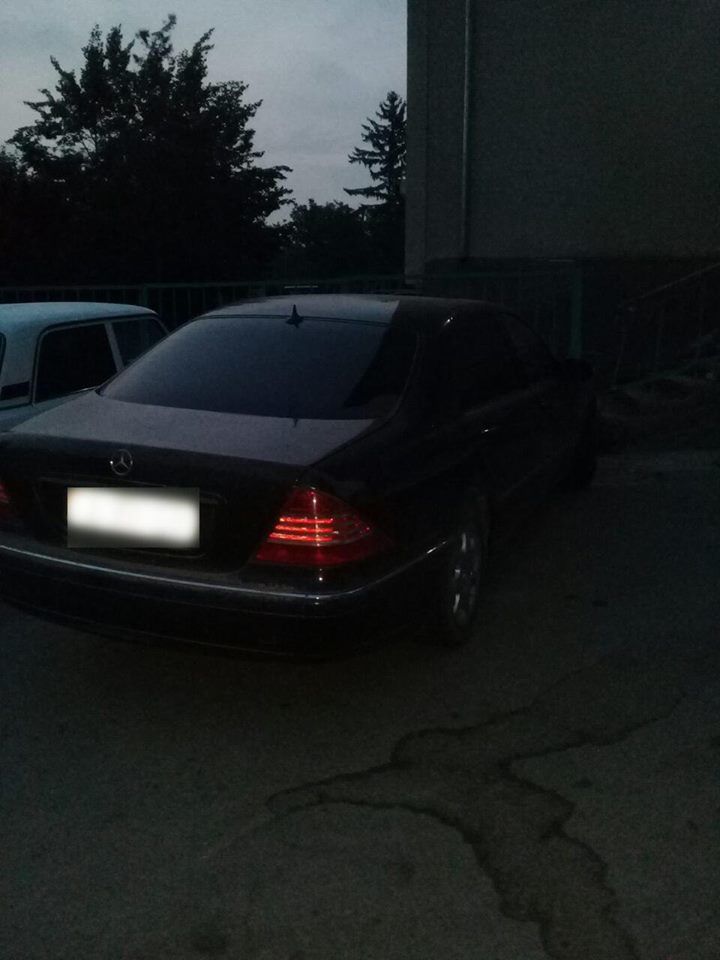 Focuri de armă la Anenii Noi: Angajați de stat, împușcați dintr-un Mercedes