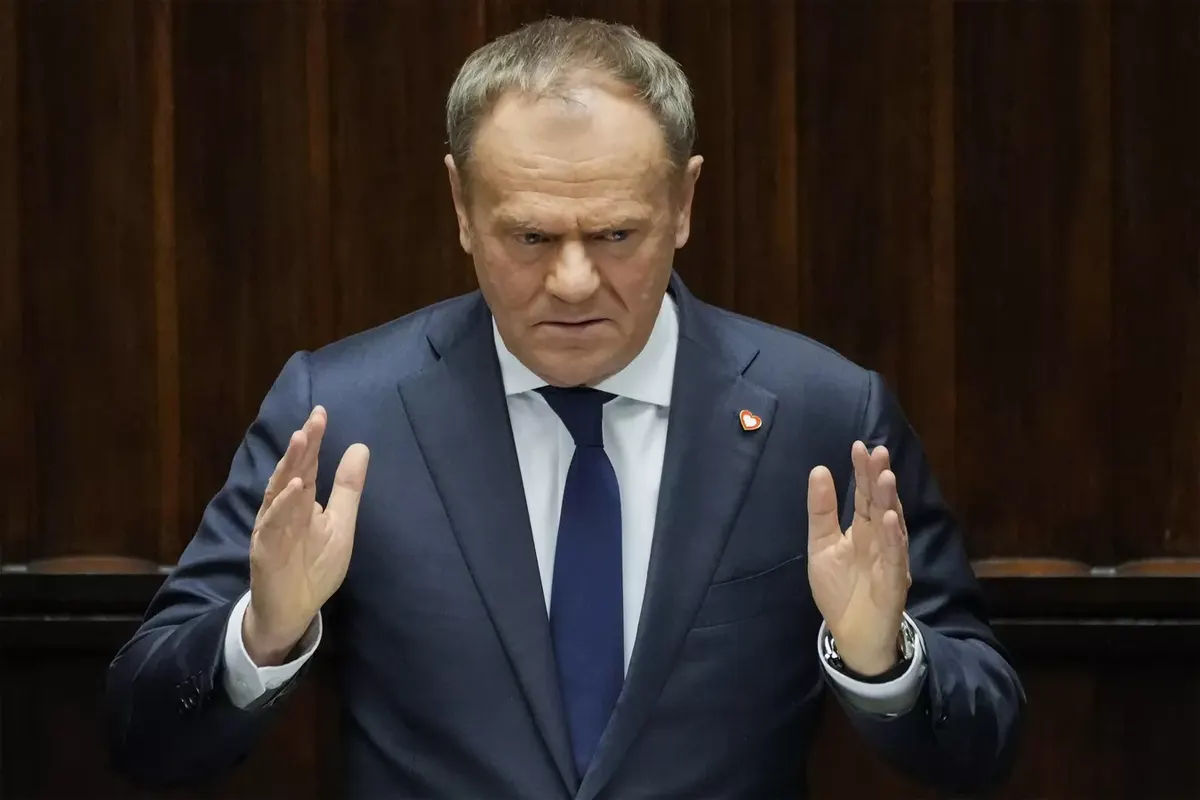 Туск созвал министров на экстренное заседание из-за российских БПЛА над Польшей.