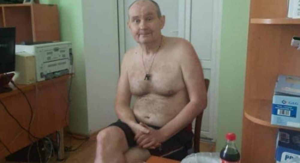 Жители Мазуровки: Чаус босиком и в шортах наматывал круги в центре села.