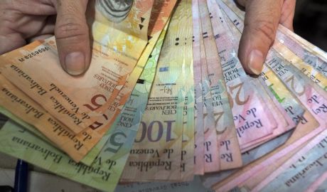 Venezuela majorează salariul minim şi pensiile cu 50% pentru a combate inflaţia monstruoasă. Foto: CNN	