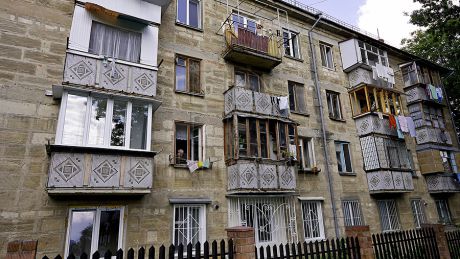 Если регламент одобрят, дома, в которых выявят нарушения, либо отремонтируют, либо снесут.