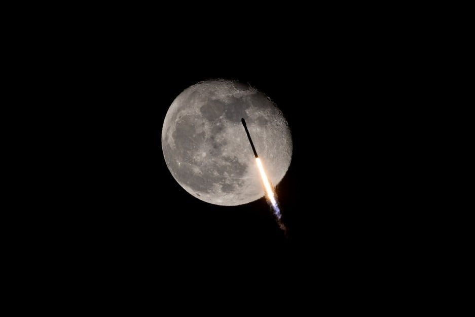 Фрагмент старой ракеты SpaceX в марте может столкнуться с Луной.