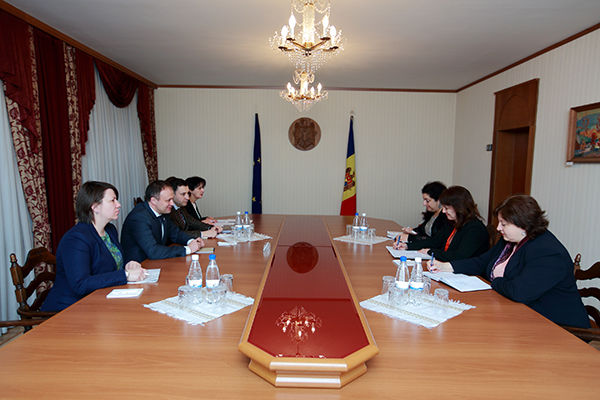 Preşedintele Parlamentului a avut o întrevedere cu experţii FMI. Foto: ipn.md