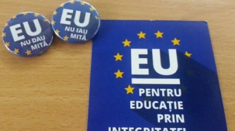 Акция является частью компании по борьбе с коррупцией для искоренения списывания, протекционизма и коррупции.