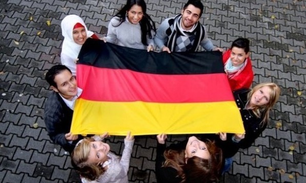 Germania: Imigraţia a scăzut în 2016 la jumătate din nivelul anului 2015