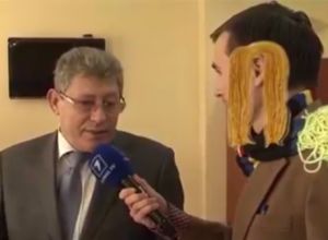 Видео было снято несколько лет назад, когда Болокан работал на одном из молдавских телеканалов.