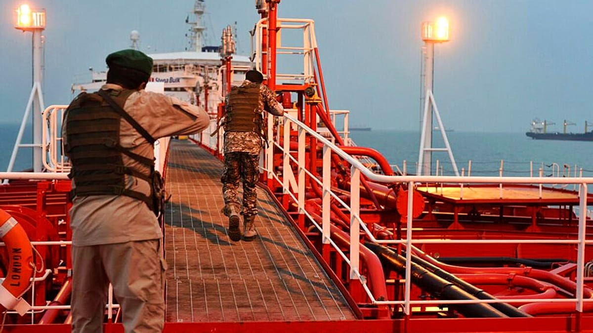 Iranul a reținut din nou un petrolier străin în apele sale sub suspiciunea de contrabandă.