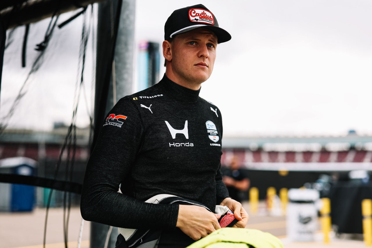 Сын Шумахера попал в аварию на открытии сезона IndyCar.