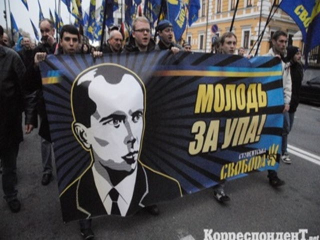 В Киеве прошел марш националистов в годовщину создания УПА.