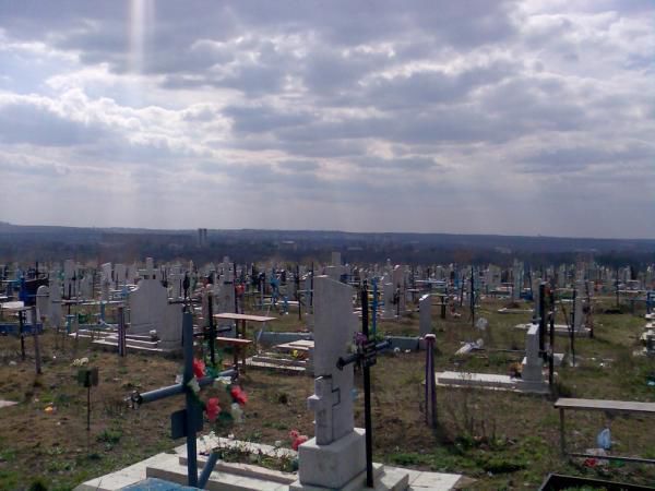 Такое решение администрация "Комбината похоронных услуг" приняло в связи нехваткой мест для захоронения.