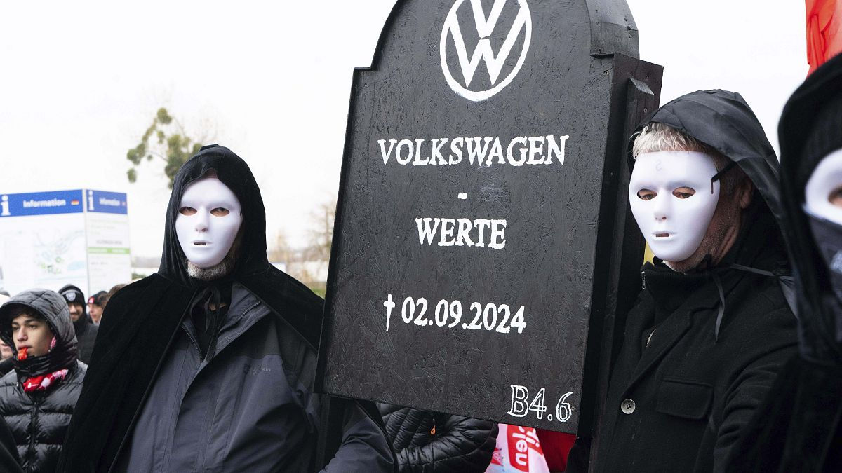 Sindicatul Volkswagen amenință din nou cu grevă după eșecul negocierilor.
