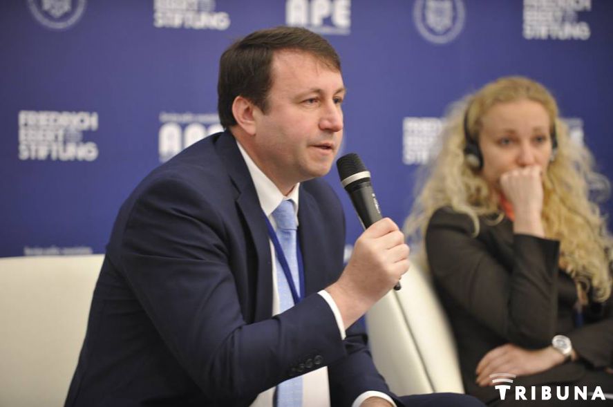Бывший посол заметил, что "необходимы коренные изменения".
