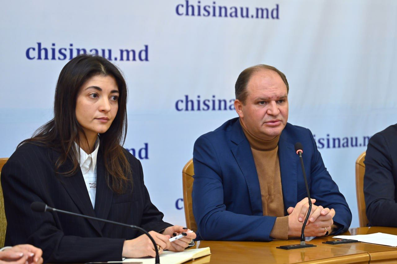 Viceprimarul Capitalei: Pedagogii încă nu au primit salariul pentru luna decembrie.