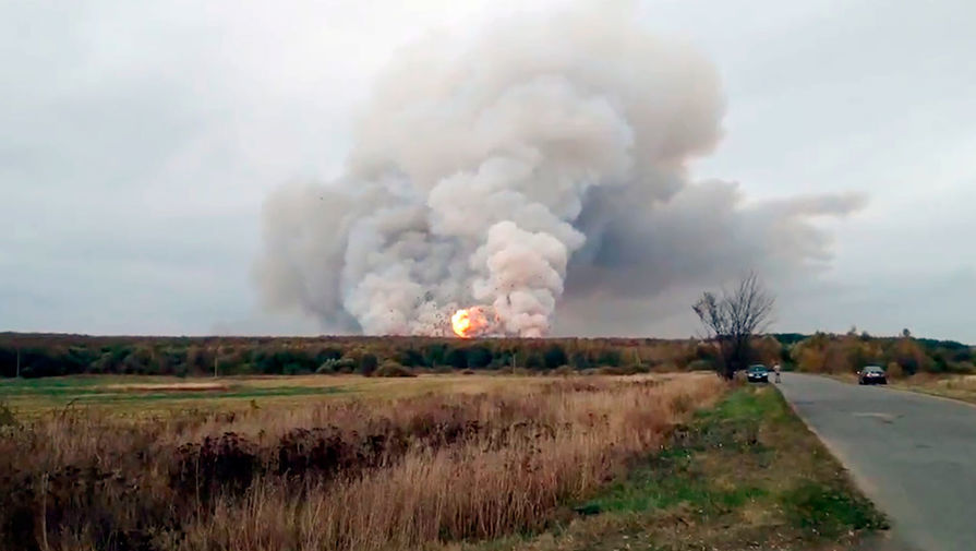 При пожаре на складе с боеприпасами под Рязанью пострадало 13 человек. Фото: gazeta.ru.