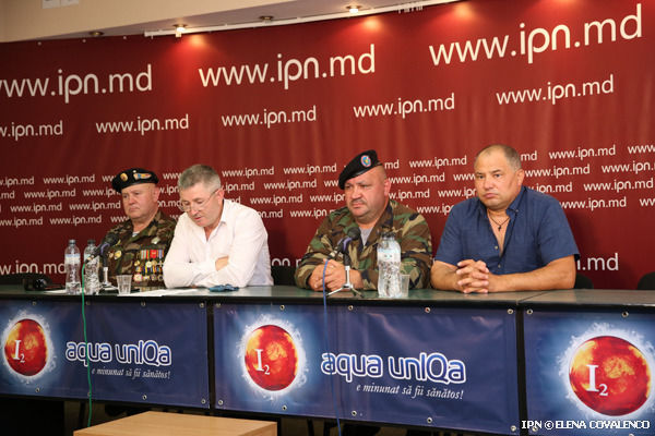 Группа ветеранов призывает к спокойствию в контексте политической ситуации.
