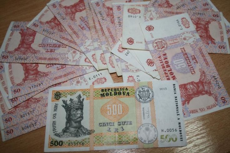 Pe ce își cheltuiesc moldovenii banii