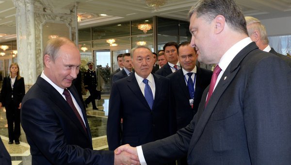 Ранее Песков сообщал, что на встрече могут быть затронуты вопросы внутриукраинского кризиса.
