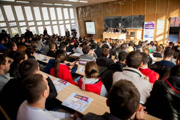 Viorel Bostan, rectorul Universității Tehnice din Moldova, este de părere că taxele de studii ar trebui să fie mărite. Foto: itmoldova.com