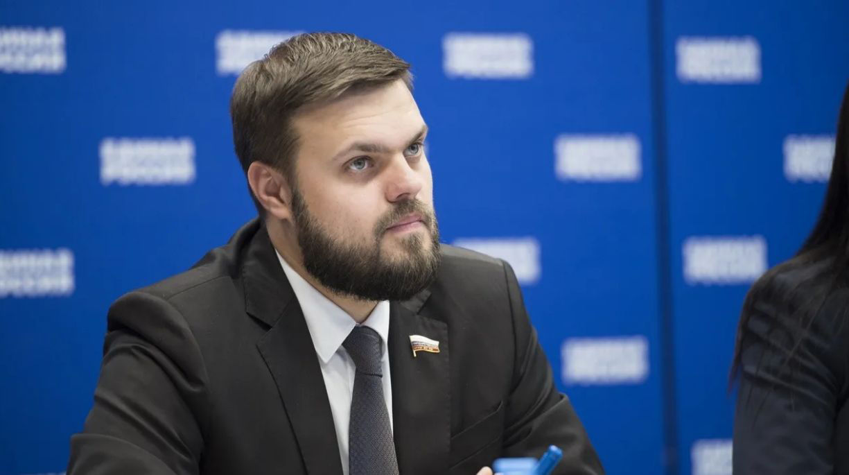 Зампред комитета Госдумы по делам СНГ Артем Туров.