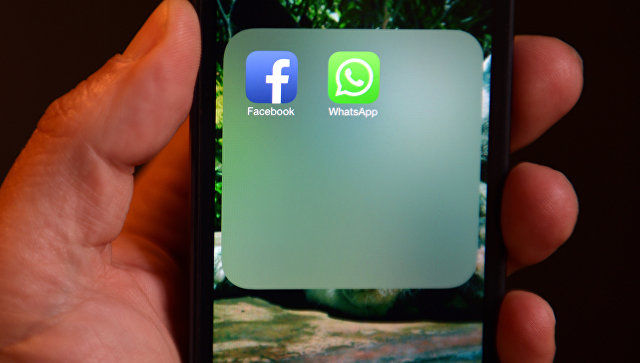 WhatsApp даст спецслужбам доступ к перепискам пользователей. Фото: AFP