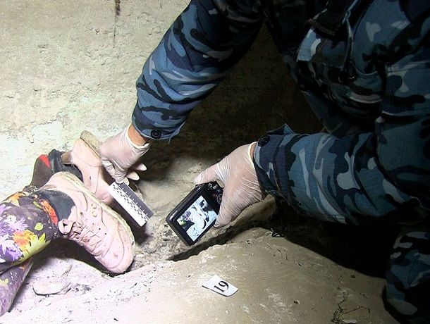 После поисков тело Евгении было обнаружено в подвальном помещении заброшенного здания завода железобетонных изделий. 