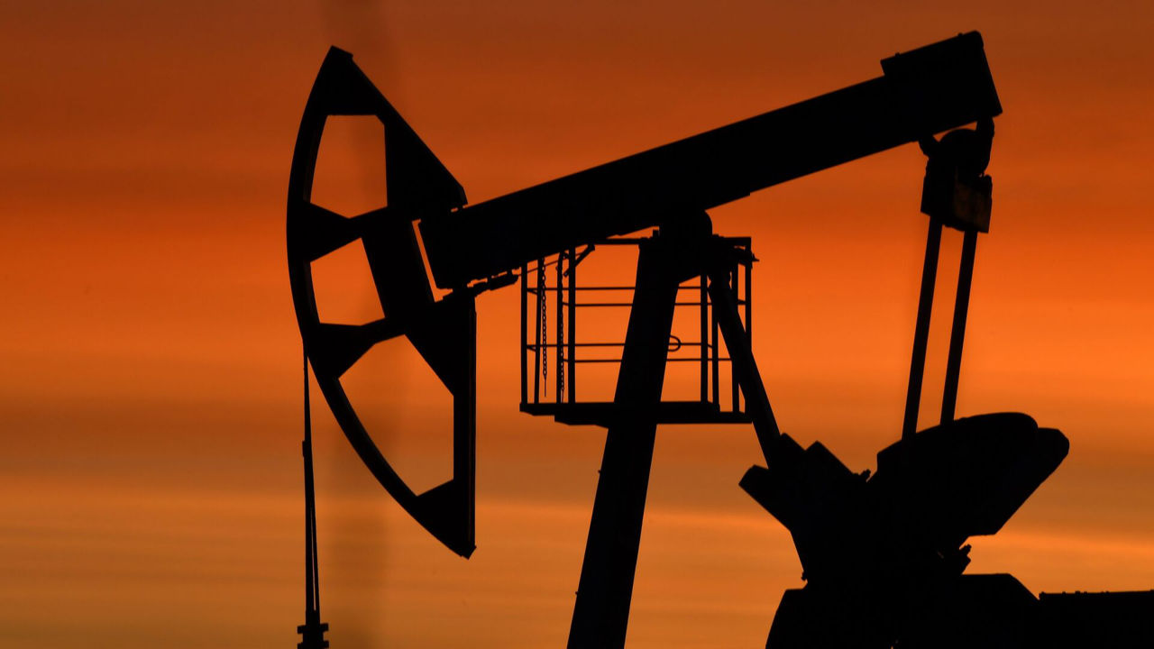Россия отказалась принимать согласованный ЕС потолок цен на нефть.