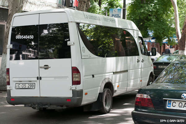 В столице муниципальные власти ликвидируют семь маршрутов микроавтобусов.