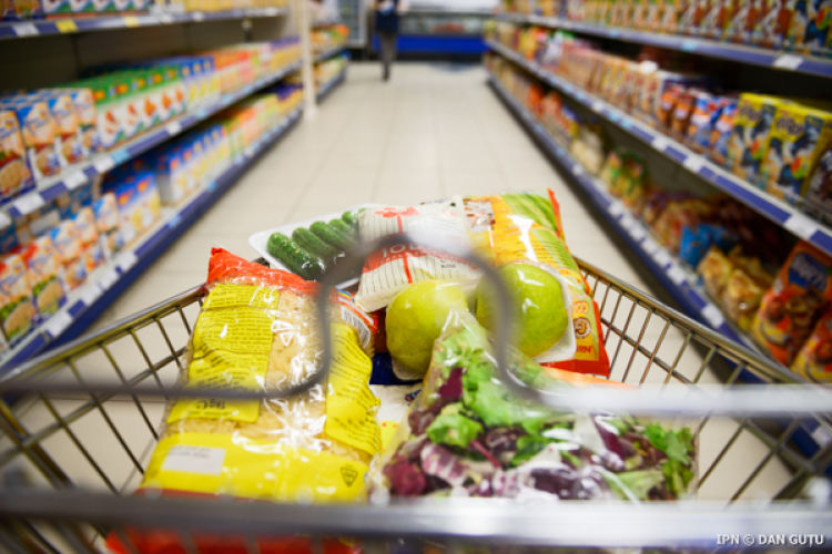 Почти половину своих доходов жители Молдовы тратят на продукты питания.