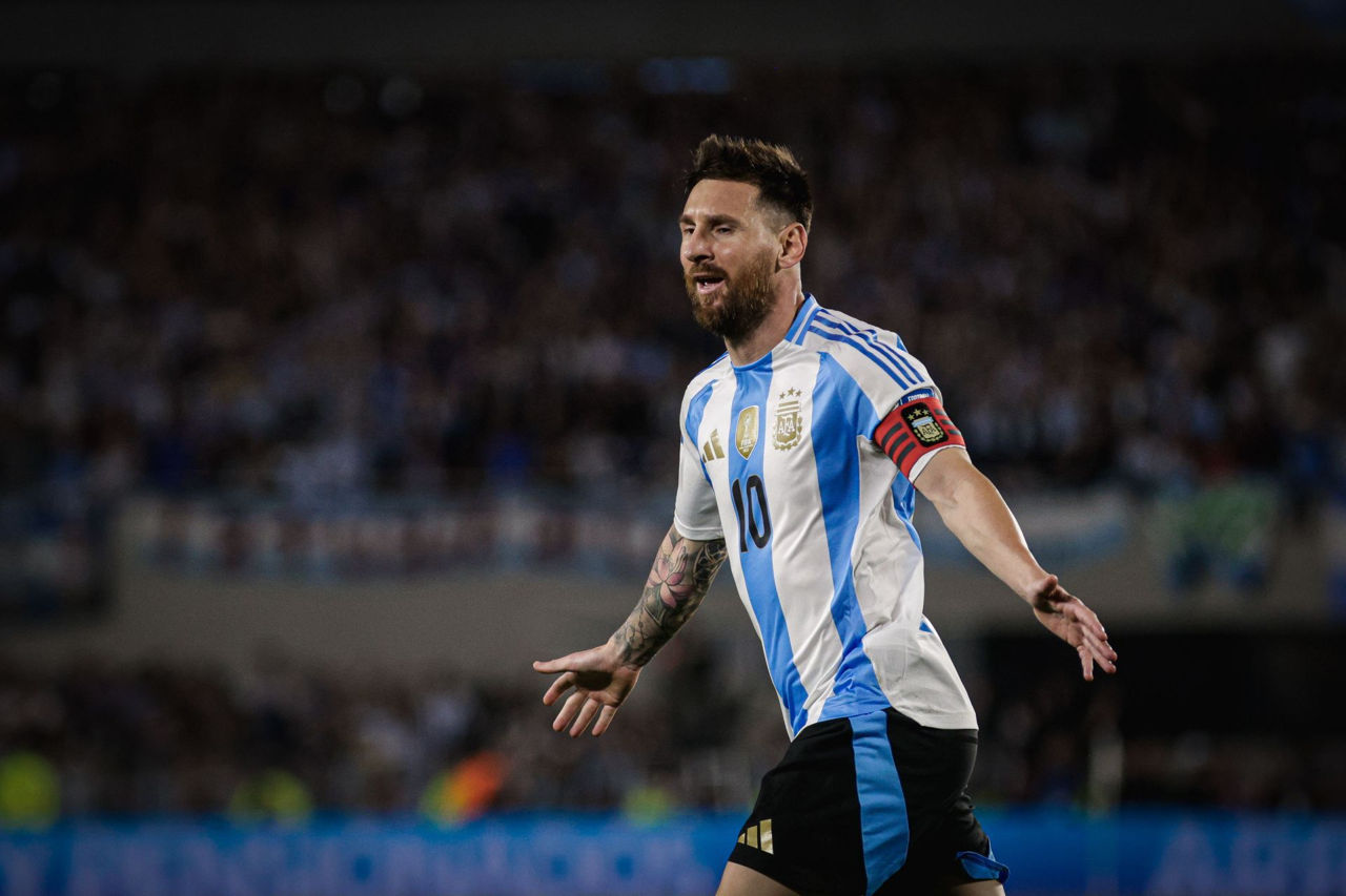 Campionatul Mondial: Messi l-a insultat pe un arbitru pentru decizia de a nu exclude un jucător.