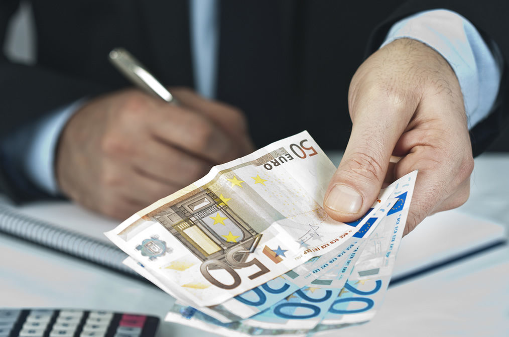 Aproximativ 785.000 de angajați germani din sectorul construcțiilor au acceptat creșterea salarială propusă de angajatorii lor, fiind a treia majorare salarială semnificativă din ultimele săptămâni.